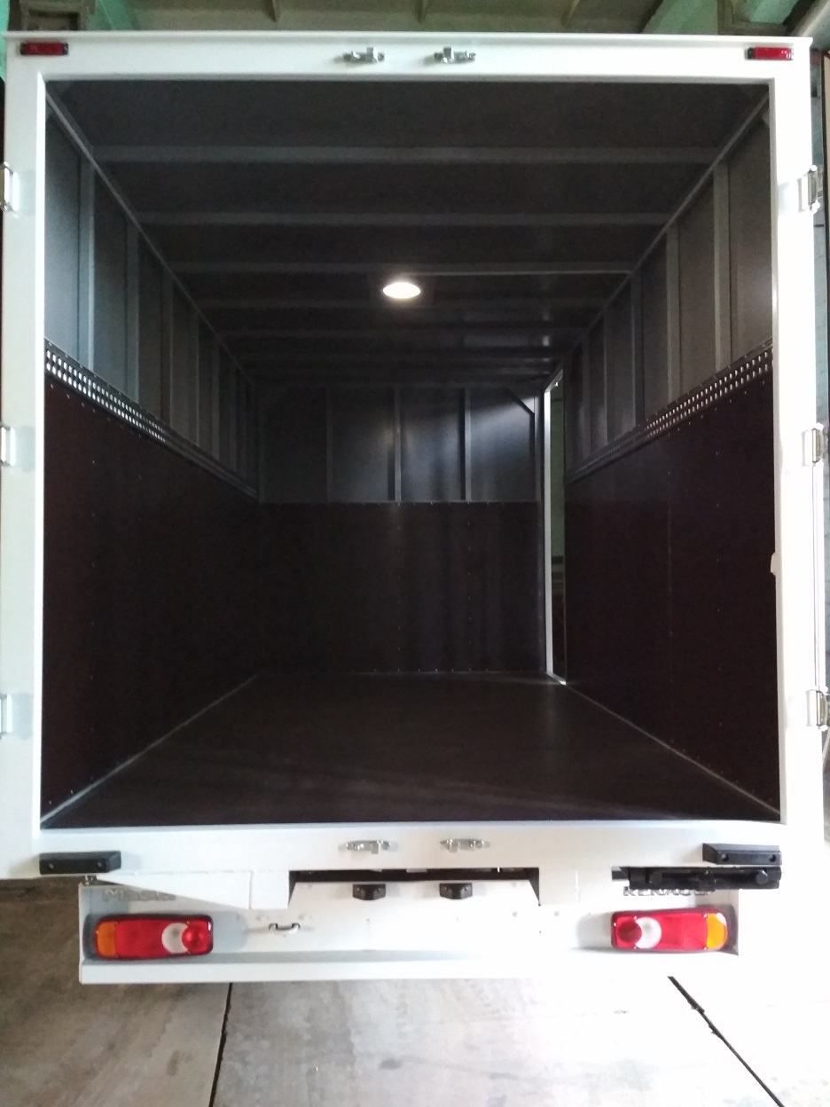 ZSO Furgon obschego naznacheniya na baze shassi Renault Master 5