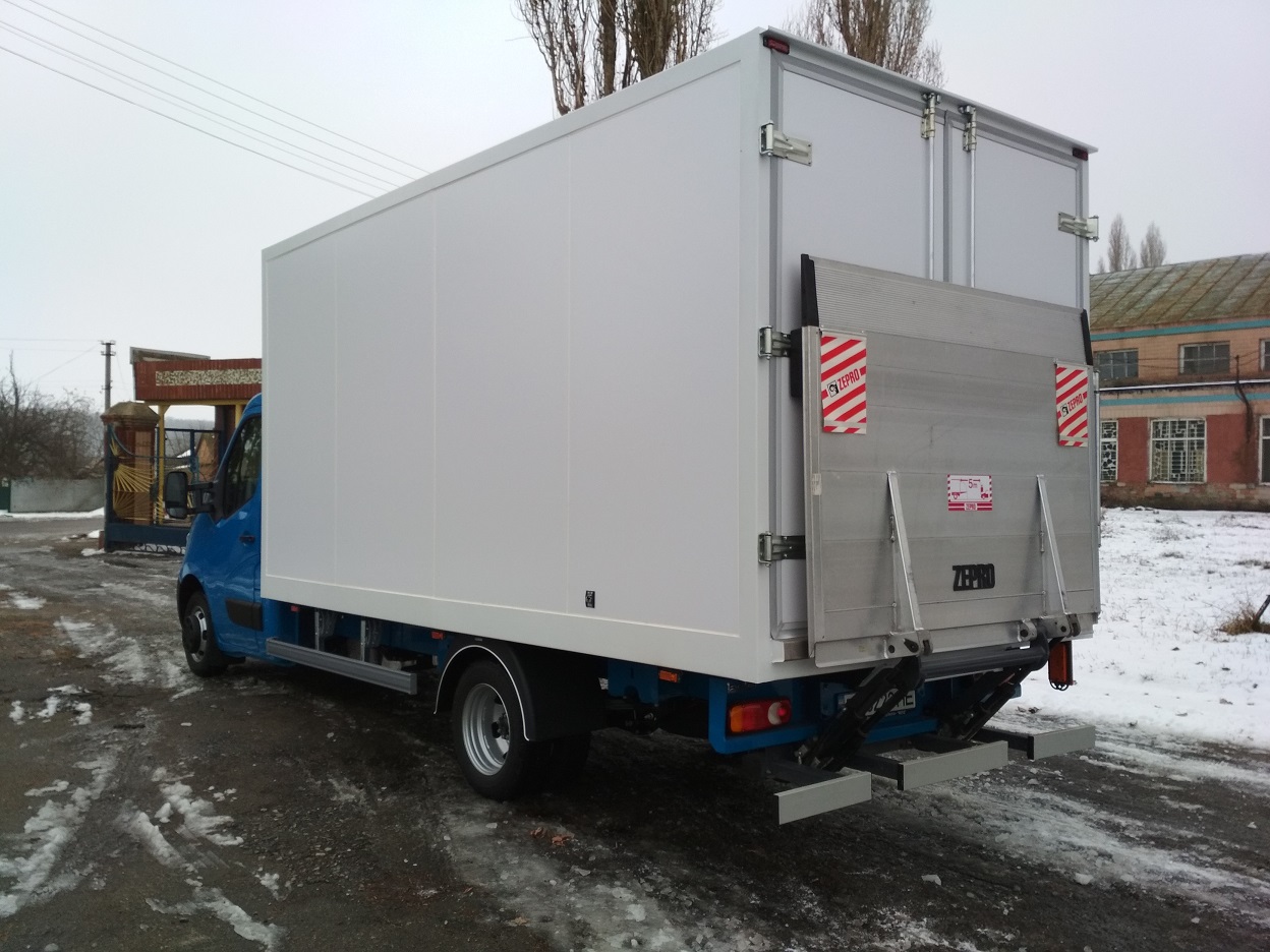 ZSO Renault Master s refrijeratornym furgonom i gidrobortom 5